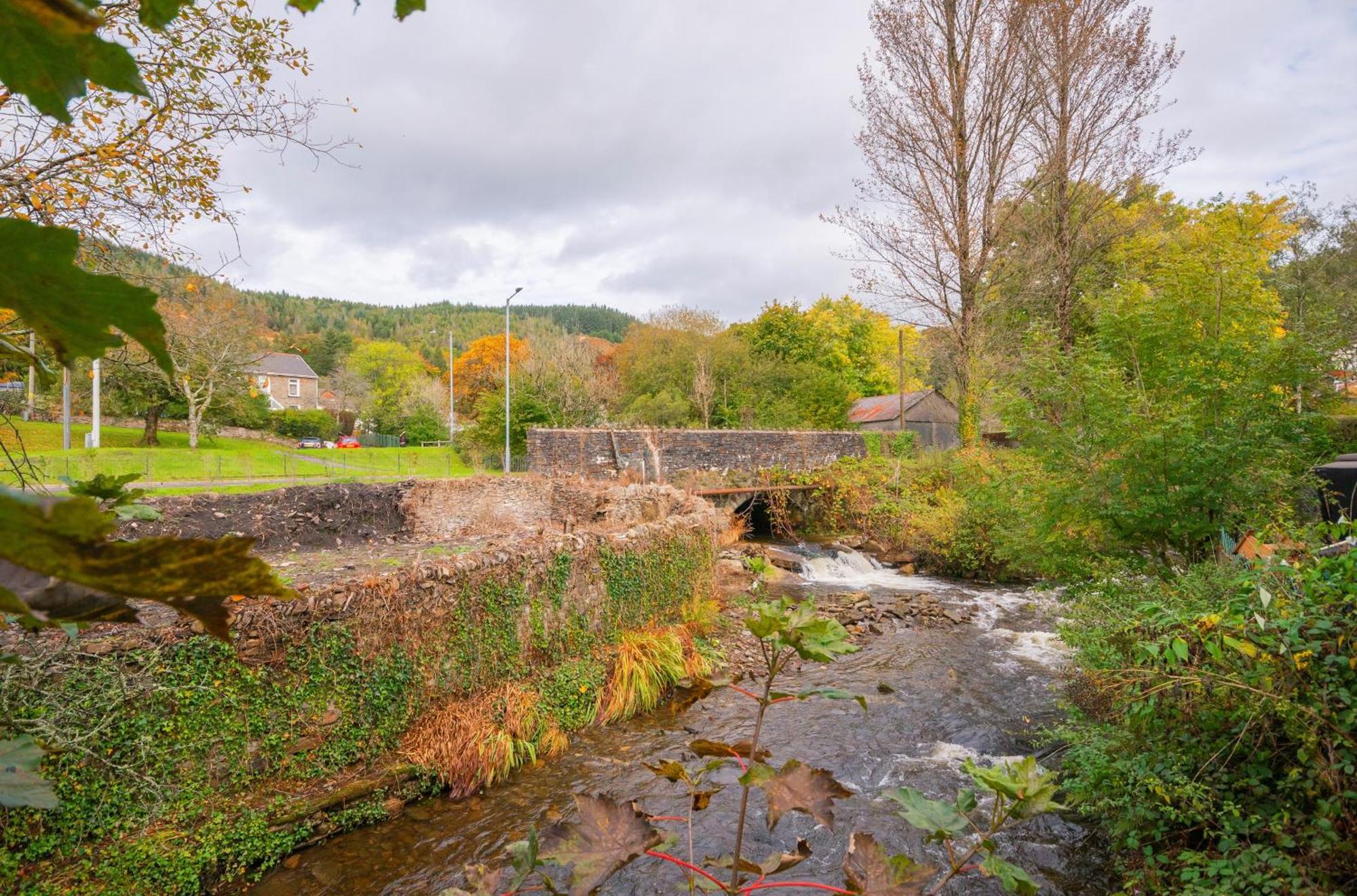 Riverside Great House In The Afan Forest Bike Park By Staystaycations Glyncorrwg Экстерьер фото